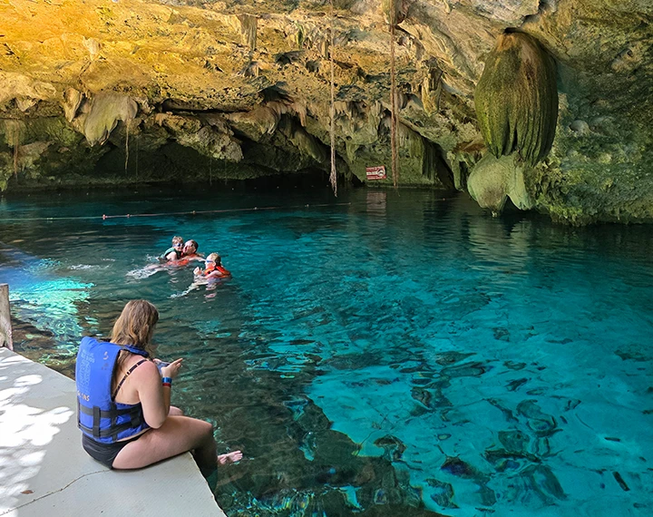 Cenote Dos Ojos 